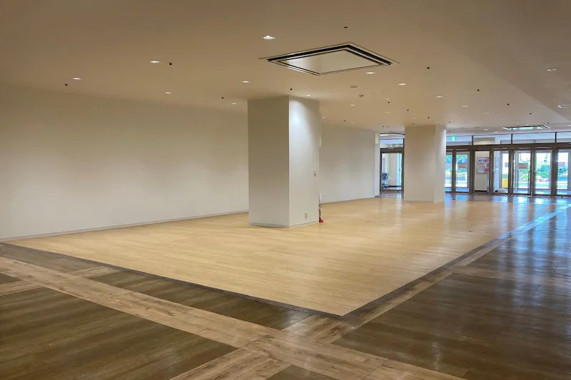 【スカイプラザ・モール】ポップアップストアやプロモーションに適した地域密着型商業施設1階オーケー前のイベントスペース