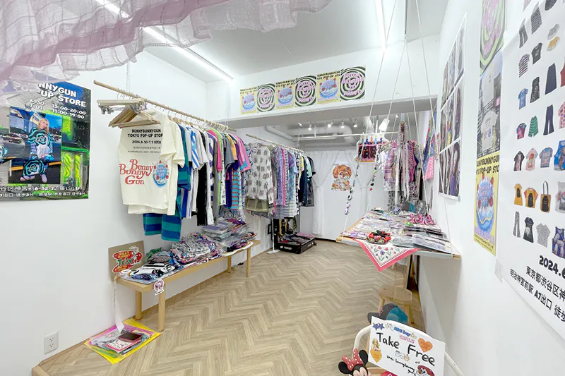 【明治神宮前〈原宿〉駅より2分】路面店（ハラカド近く）小規模なアパレルやジュエリーの展示会やポップアップに適したシンプルな空間設計
