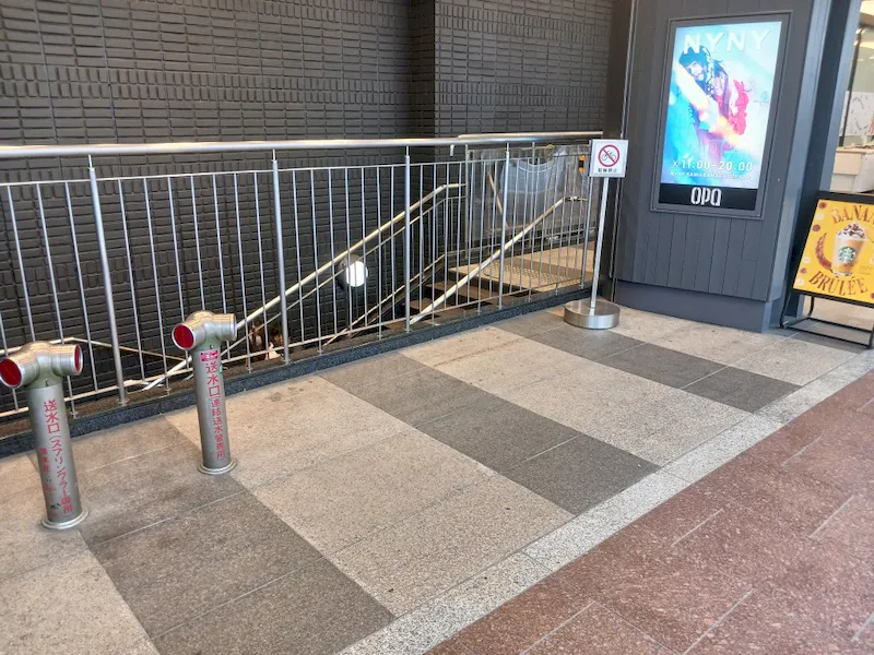 【河原町オーパ】河原町オーパ　イベントスペース　外階段前の画像2