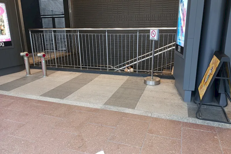 【河原町オーパ】河原町オーパ　イベントスペース　外階段前の画像3