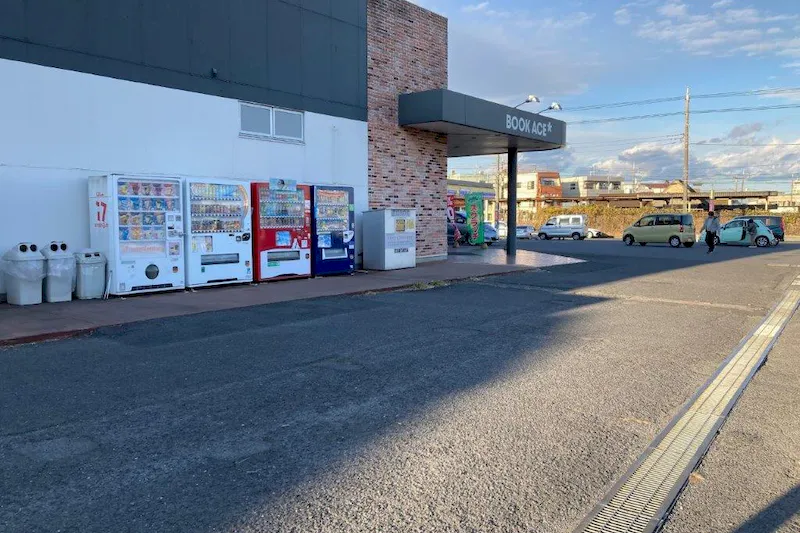 【ブックエース新取手店】食物販やキッチンカー出店に最適な書店前のイベントスペース