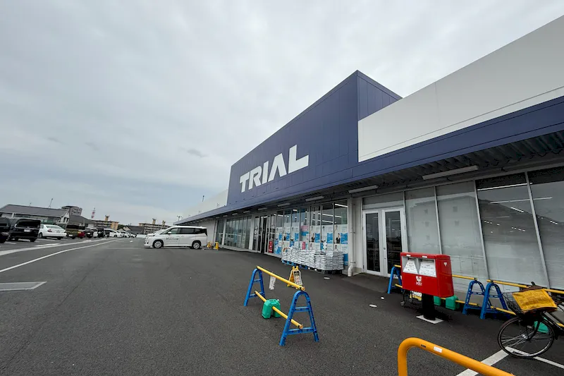 【スーパーセンタートライアル尾ノ上店】食物販やPR活動に最適な店内「2F風除室 スペース」
