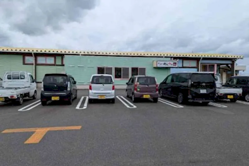 【ダイナム山口長門店ゆったり館｜割引キャンペーン実施中】キッチンカーやプロモーションに最適なアミューズメント施設のイベントスペース（店舗出入り口側）