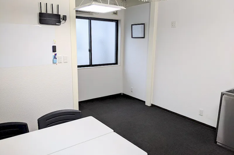 【天六駅徒歩3分】Wi-Fi・ホワイトボード・モニター・譜面台など全て無料！最大着席人数6名！ビジネスや音楽練習での利用可！