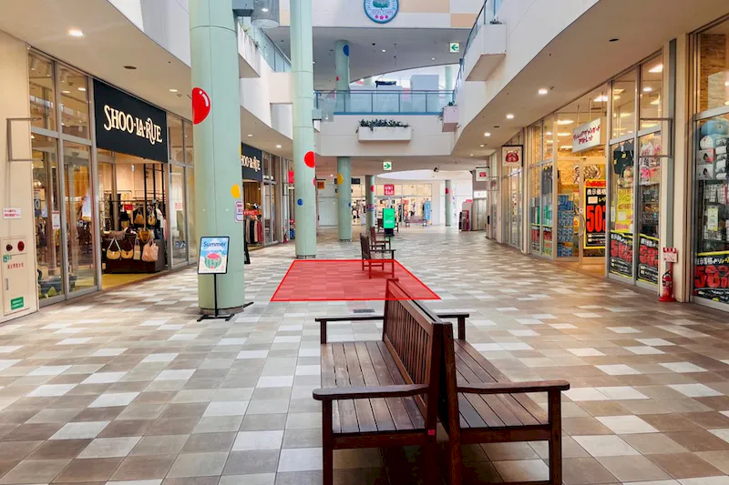 【イオンタウン鈴鹿】販促プロモーションや食物販に最適な1階本館通路沿いにあるイベントスペース
