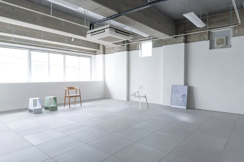 【六本木一丁目駅5分】展示会や撮影・収録、ポップアップストア等に最適な白壁のシンプルなイベントスペース