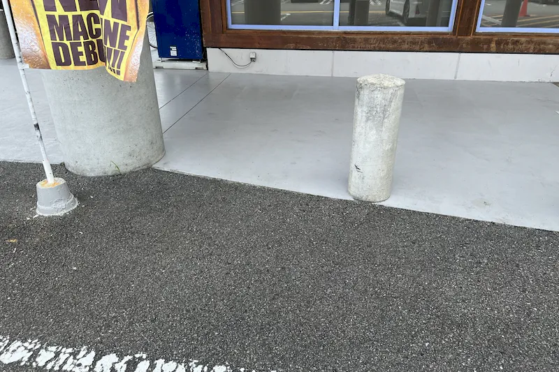 【ダイナム高知土佐店｜割引キャンペーン実施中】キッチンカーやプロモーションに最適なアミューズメント施設のイベントスペース(店舗駐車場）