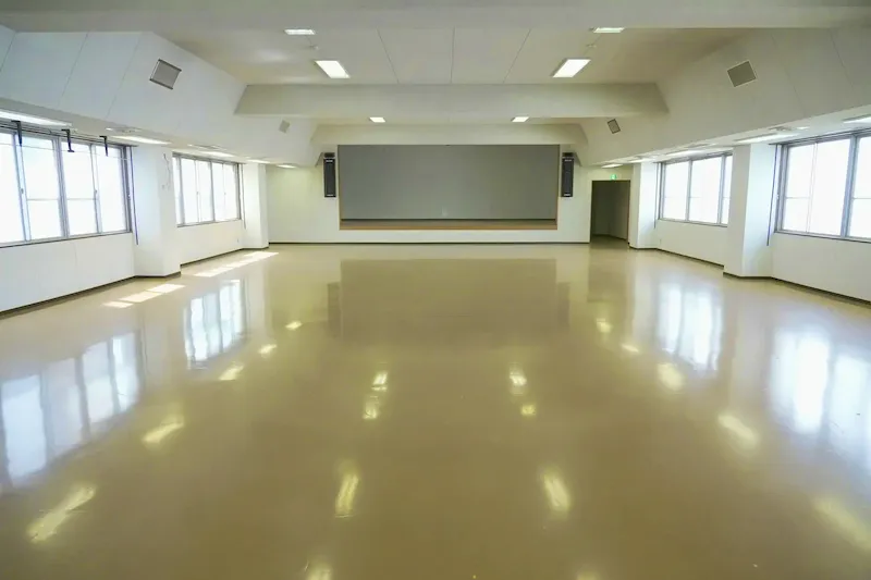 【飯田橋駅2分】撮影やイベントに最適な学校跡地のレンタルスペース（ビル一棟貸し）