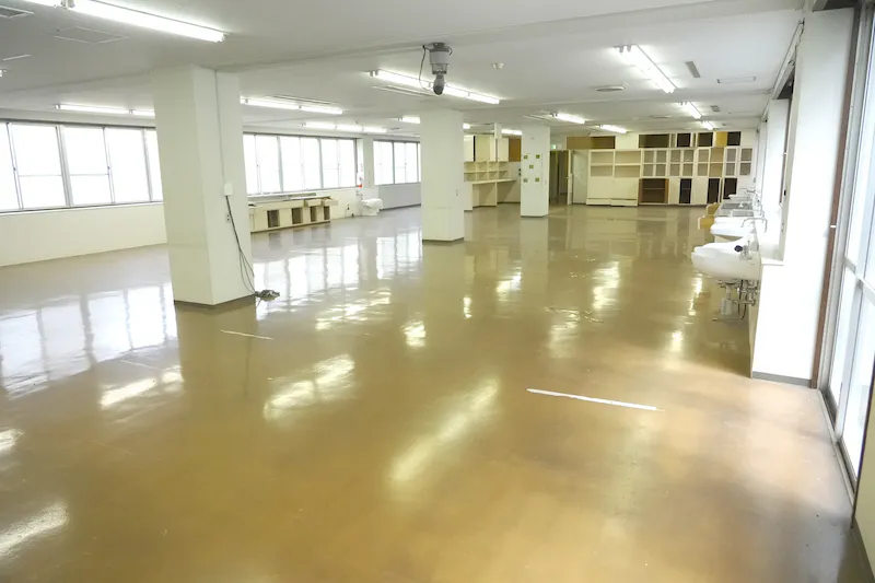 【飯田橋駅2分】撮影やイベントに最適な学校跡地のレンタルスペース（ビル一棟貸し）