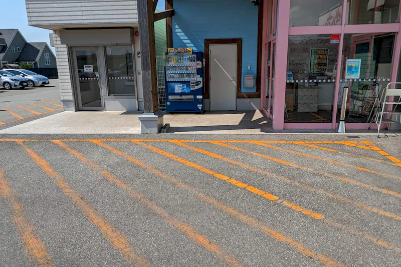 【ダイナム石川福久店ゆったり館｜割引キャンペーン実施中】キッチンカーやプロモーションイベントの開催に最適なアミューズメント施設のイベントスペース①
