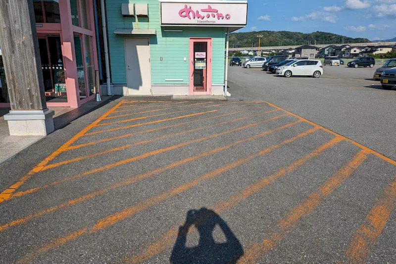 【ダイナム石川福久店ゆったり館｜割引キャンペーン実施中】キッチンカーやプロモーションイベントの開催に最適なアミューズメント施設のイベントスペース①