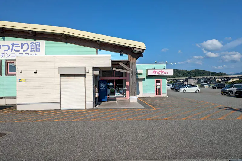 【ダイナム石川福久店ゆったり館｜割引キャンペーン実施中】キッチンカーやプロモーションイベントの開催に最適なアミューズメント施設のイベントスペース①