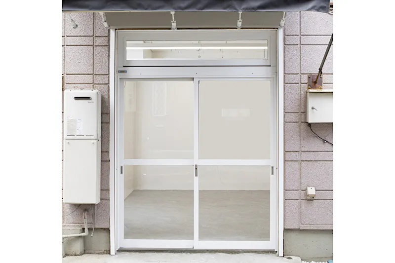 【高円寺駅5分｜新規受付再開！】展示会やポップアップストア、個展等のアートギャラリー用途に最適な白を基調としたイベントスペース　