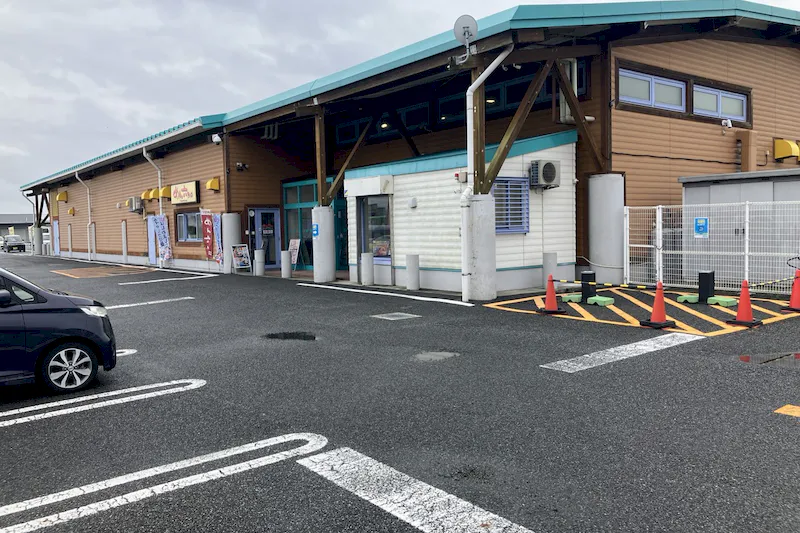 【ダイナム山口小野田店｜割引キャンペーン実施中】キッチンカーや各種プロモーションに最適なアミューズメント施設のイベントスペース