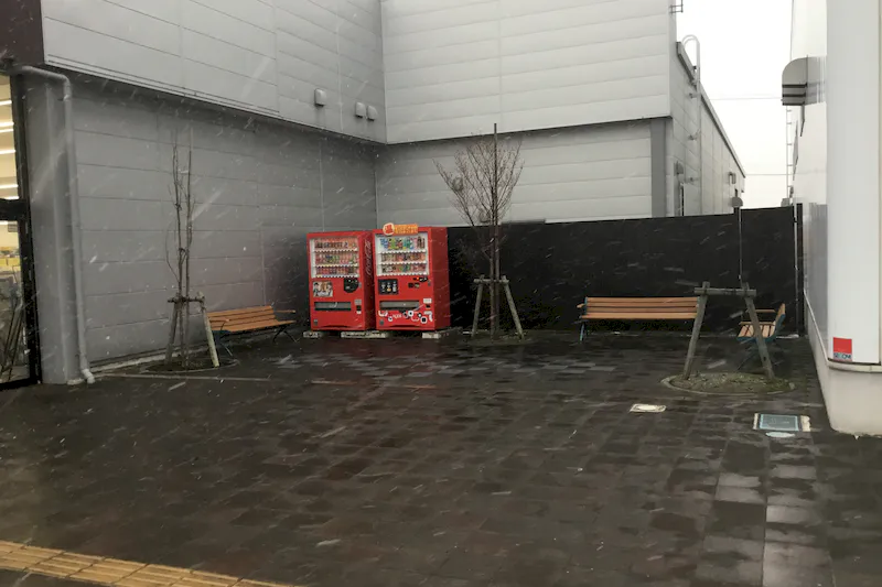 【フレスポ能代】プロモーションに利用可能な屋外イベントスペース