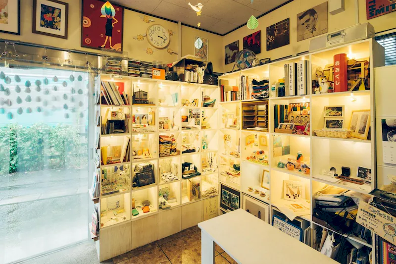 【三軒茶屋駅10分】ワークショップや展示会に適した線路沿いにあるボックス型ギャラリー