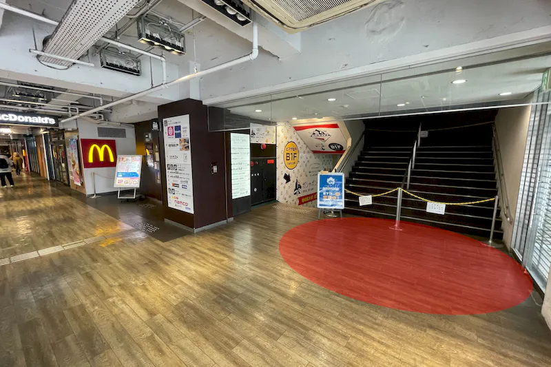 【ピアザ松戸／松戸駅東口直結】プロモーションイベントや小規模な物販に最適な駅出口直結の商業施設内エントランス近くのイベントスペース（3B）の画像