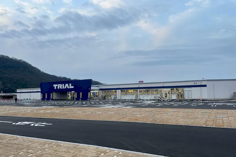 【スーパーセンタートライアル赤穂店】Ⓒ食物販やPR活動に最適な店内「レジ奥 スペース」