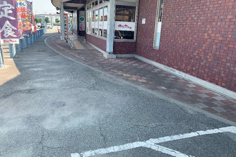 【夢屋加古川店】キッチンカーやプロモーション等に最適なアミューズメント施設のイベントスペース（めん六前⑤）