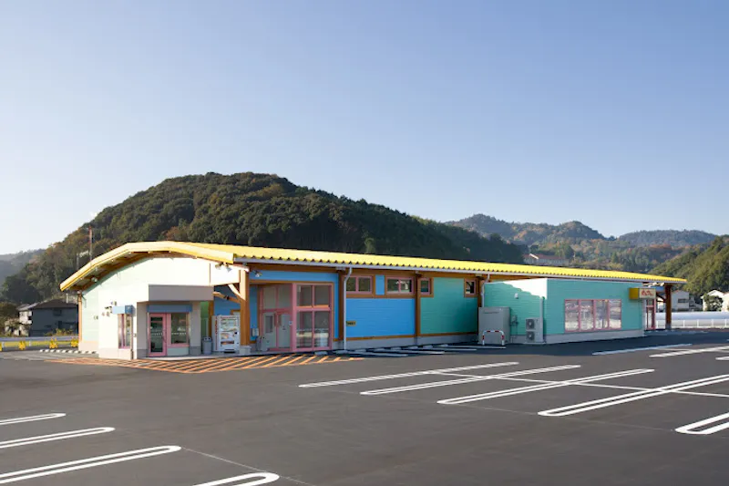 【ダイナム愛媛宇和島店ゆったり館｜割引キャンペーン実施中】キッチンカーやプロモーションイベントでの出店に最適なアミューズメント施設のイベントスペース