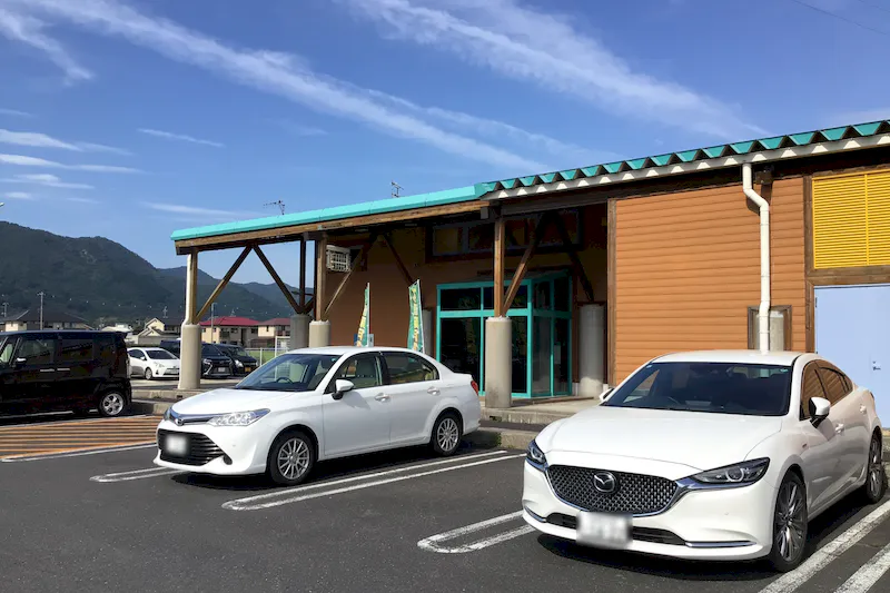 【ダイナム出雲店｜割引キャンペーン実施中】キッチンカーや各種プロモーションに最適なアミューズメント施設のイベントスペース（出入口横）