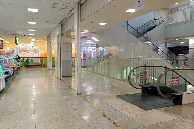 【イオン多賀城】北側エスカレーター3階西側 販促プロモーションや物販に最適なスーパー店内催事イベントスペース