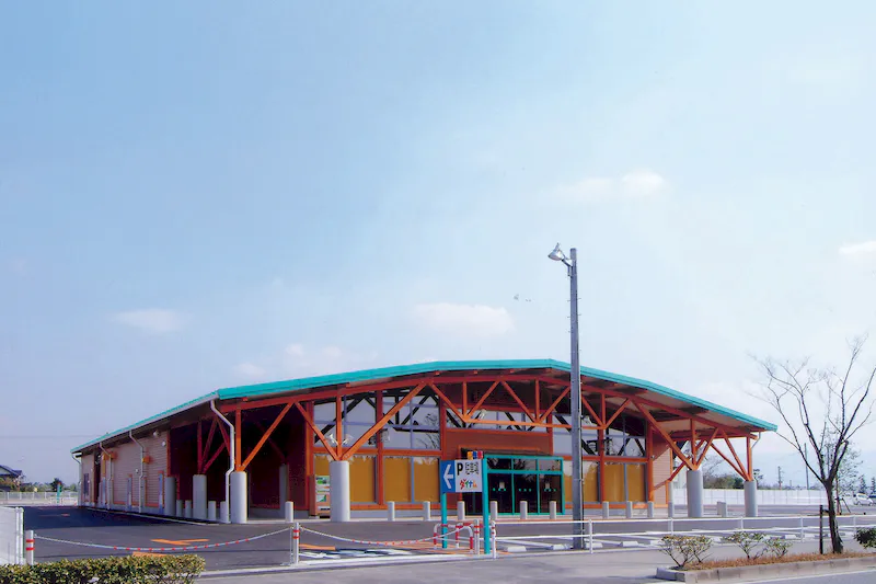 【ダイナム福岡大刀洗店ゆったり館｜割引キャンペーン実施中】キッチンカー出店やプロモーションイベントに最適なアミューズメント施設のイベントスペース①（めん六や側）