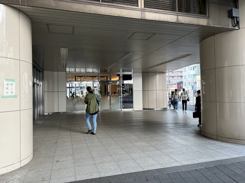 【横浜市営地下鉄ブルーライン新羽駅｜割引キャンペーン実施中】各種プロモーションや物販、食物販のポップアップストアに最適な改札外出口付近の屋外イベントスペースの画像3