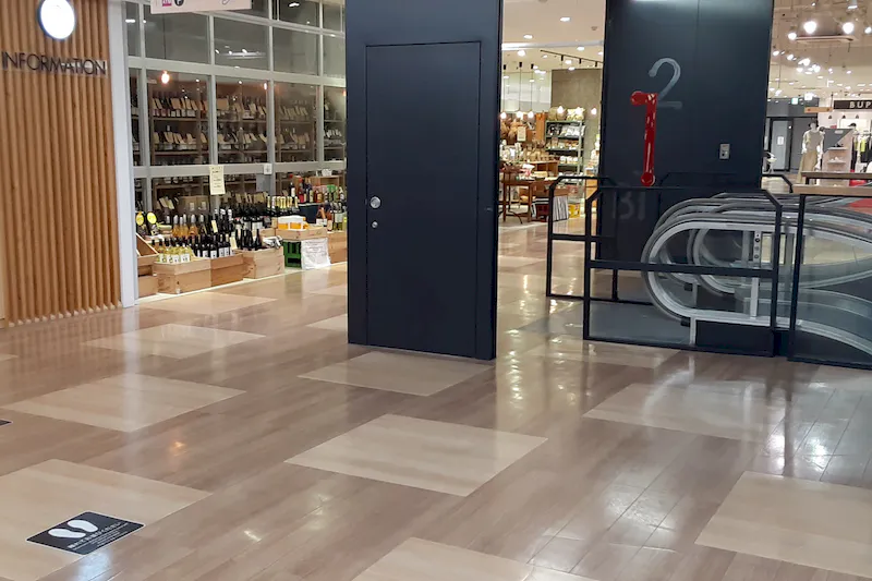 【秋田オーパ】インフォメーション前