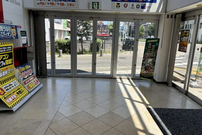 【エディオン高畑店】ポップアップやプロモーションに利用可能なイベントスペース（1Fエントランス）