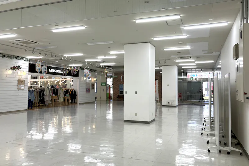 【ユーカリプラザ／ユーカリが丘駅直結】ポップアップやプロモーションに適した地域密着型の商業施設1階三越前のイベントスペース(200㎡）