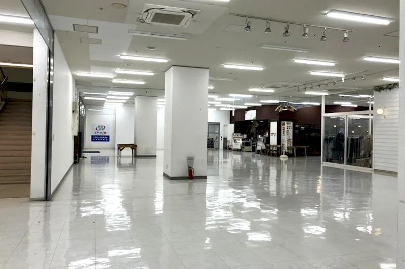 【ユーカリプラザ／ユーカリが丘駅直結】ポップアップやプロモーションに適した地域密着型の商業施設1階三越前のイベントスペース(200㎡）