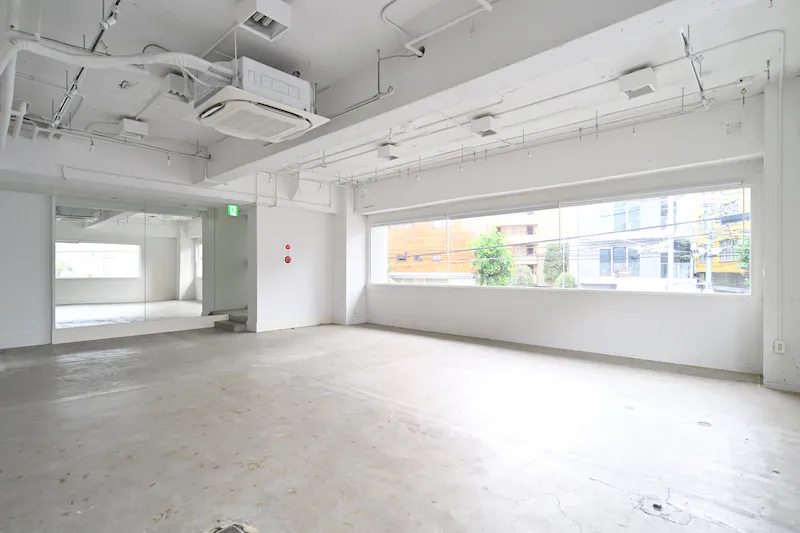 【代官山｜渋谷駅8分｜UPPER STUDIO】自然光が入る贅沢なクリエイティブスペース