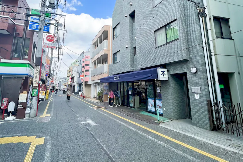 【松陰神社前駅1分】駅前好立地の生活者向けプロモーションにおすすめの軒先スペース
