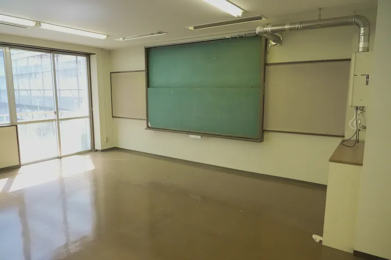 【飯田橋駅2分】撮影やイベントに最適な学校跡地のレンタルスペース（3F看護実習室）