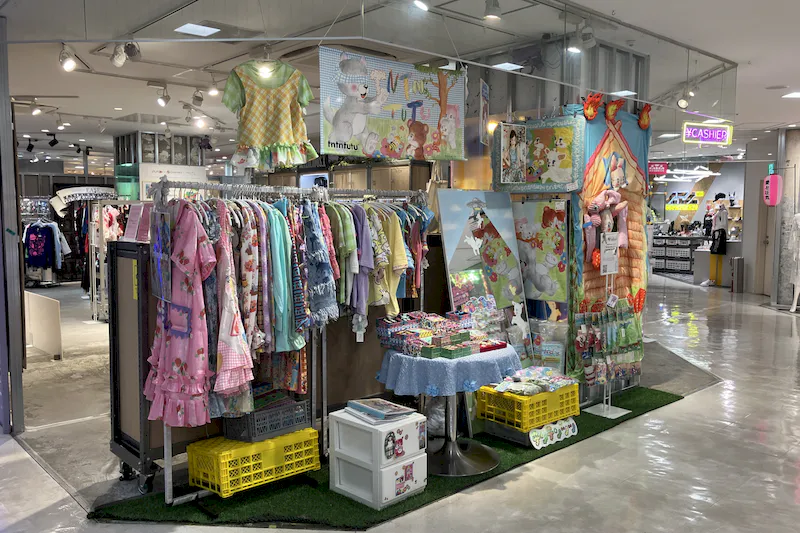 【ラフォーレ原宿／明治神宮前駅1分】愛と狂気のマーケット ポップアップストアや展示、PRイベントに最適、販売スタッフ不要なイベントスペース(スペース小)