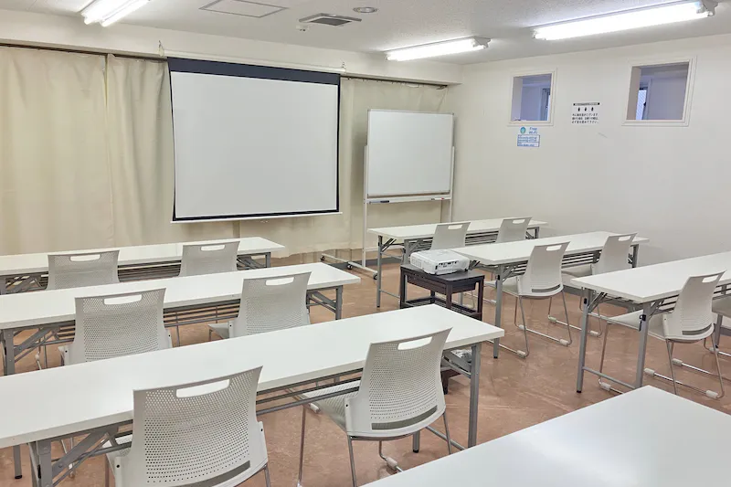 【高崎白銀ビル貸会議室】第四会議室（34㎡） 最大24名収容・設備無料｜販売利用OK
