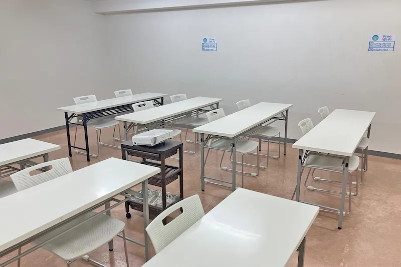 【高崎白銀ビル貸会議室】第四会議室（34㎡） 最大24名収容・設備無料｜販売利用OK
