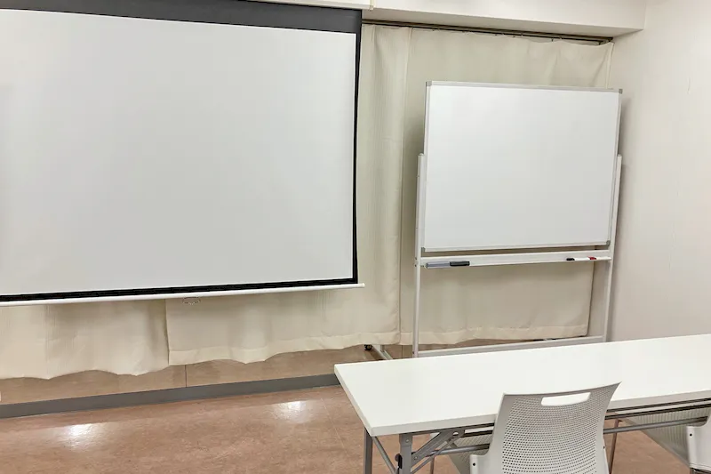【高崎白銀ビル貸会議室】第四会議室（34㎡） 最大24名収容・設備無料｜販売利用OK