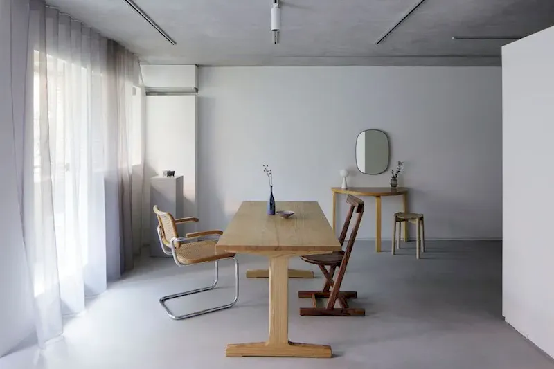 【北参道/原宿/千駄ヶ谷】展示会やポップアップ、撮影に最適な白とコンクリ壁と床を基調とした明るいイベントスペース
