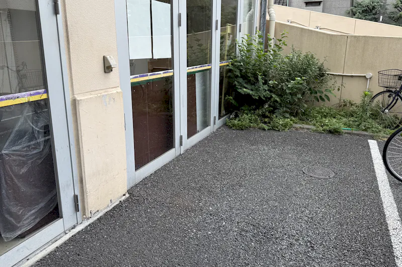 【スーパーバリュー 西尾久店】店頭入口横 キッチンカー出店に最適なスーパーマーケットの屋外催事イベントスペース