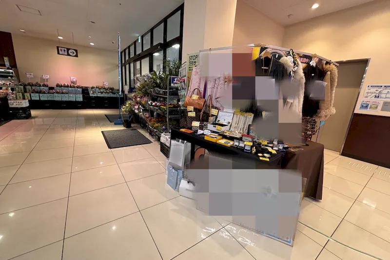【スーパーバリュー 幕張西店】入口横 各種プロモーション、会員獲得イベントに最適なスーパーマーケットの屋内催事イベントスペース