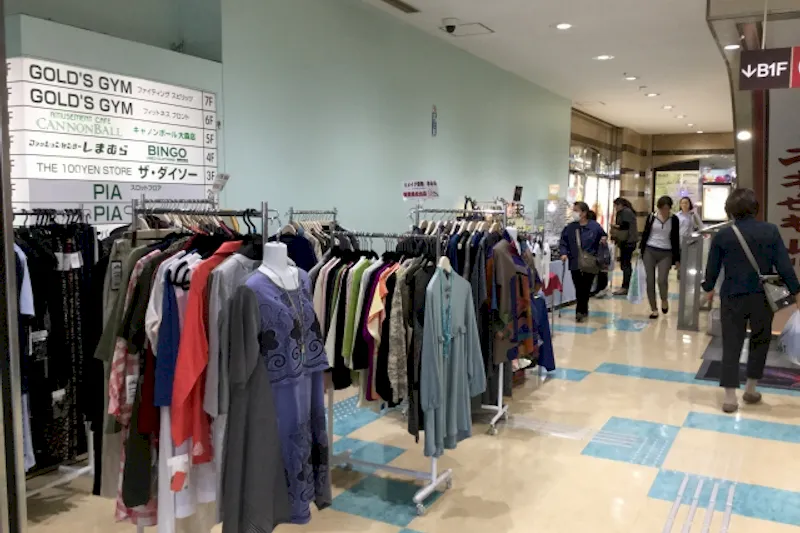 【大森駅前ビル】個包装の食物販やアパレルの販売に最適な大型スーパー入居の駅チカ商業施設の正面入口に置するイベントスペース(16㎡)