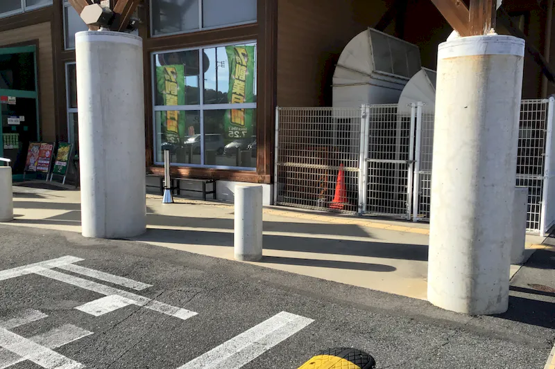 【ダイナム玉野店｜割引キャンペーン実施中】キッチンカーやプロモーションに最適なアミューズメント施設のイベントスペース（出入口右）