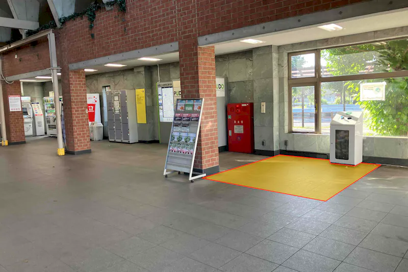 【船橋日大前駅】プロモーションや食物販に最適な人流の多い東口改札前スペース