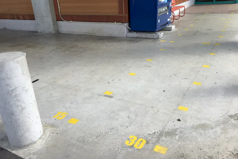 【ダイナム長野茅野店ゆったり館｜割引キャンペーン実施中】物販や各種プロモーションイベントでの出店に最適なアミューズメント施設のイベントスペース（喫煙所横）