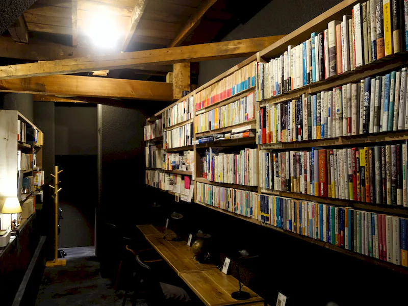 【荻窪駅5分】展示会やポップアップに最適な本が読めるカフェ2階にある隠れ家風イベントスペースの画像4