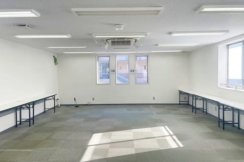 【鷺沼駅1分】アート系の展示会やアパレルの展示販売会に最適な白基調で彩光が魅力のアートギャラリースペース