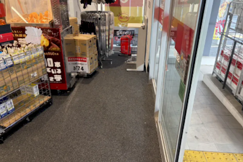 【西友　西一之江店】風除室　ポップアップストア(物販、食物販)やプロモーション用途に最適なスーパー店内催事イベントスペース