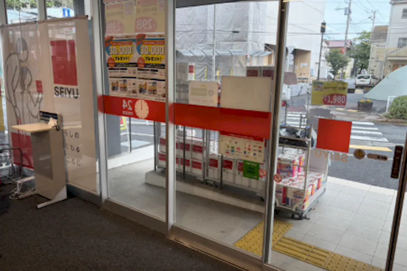 【西友　西一之江店】風除室　ポップアップストア(物販、食物販)やプロモーション用途に最適なスーパー店内催事イベントスペース